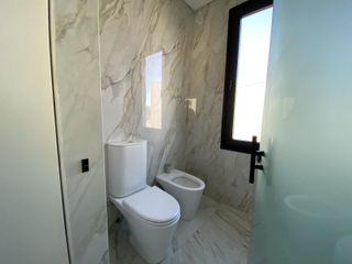Foto 55 de Casa a estrenar Puertos del Lago Barrio Marinas Escobar