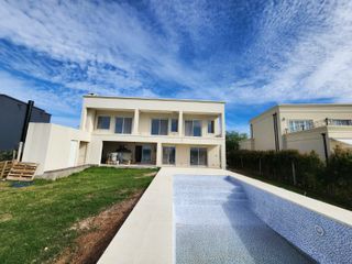 Foto 2 de Casa  en venta en barrio San Gabriel, Villanueva, Tigre.