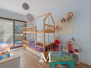 Foto 16 de Venta - Departamento - 4 ambientes c/dep - Cochera - 221 m2 - Pileta y parrilla Propia -