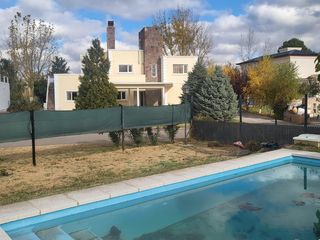 Foto 1 de Casa en  venta en el barrio Comahue Golf Club