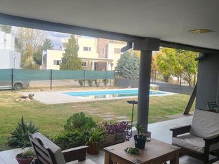 Foto 10 de Casa en  venta en el barrio Comahue Golf Club