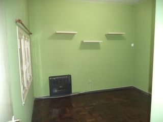 Foto 3 de PH interno de 2 dormitorios y pequeño patio. Banfield Oeste