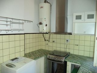 Foto 6 de PH interno de 2 dormitorios y pequeño patio. Banfield Oeste