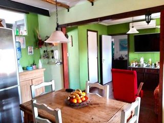 Foto 6 de GRAN CASA DE 4 AMBIENTES