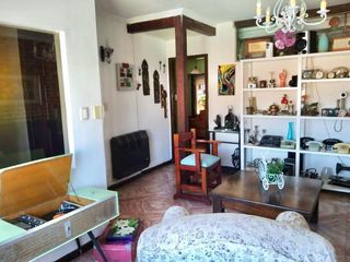 Foto 2 de GRAN CASA DE 4 AMBIENTES