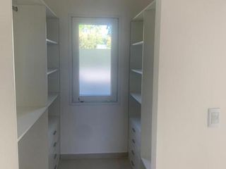 Foto 20 de Casa en venta en barrio  Acacias, Puertos del Lago, Escobar.