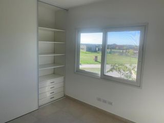 Foto 16 de Casa en venta en barrio  Acacias, Puertos del Lago, Escobar.