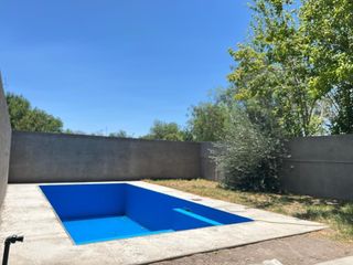 Foto 14 de Casa en venta - 3 Dormitorios 4 Baños - Cocheras - 400Mts2 - Rivadavia, Mendoza