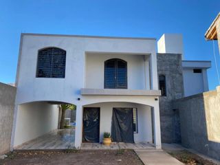 Foto 1 de Casa en venta - 3 Dormitorios 4 Baños - Cocheras - 400Mts2 - Rivadavia, Mendoza