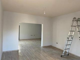 Foto 6 de Casa en venta - 3 Dormitorios 4 Baños - Cocheras - 400Mts2 - Rivadavia, Mendoza