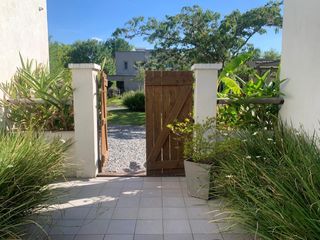 Foto 1 de Casa en venta sobre lote interno en Santa María de Tigre