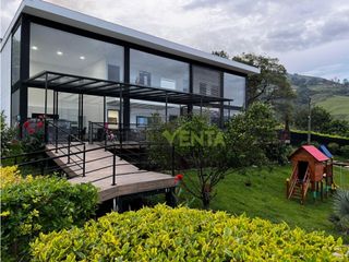 Foto 1 de Casa Campestre en Arriendo El Zarzal Copacabana