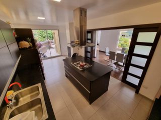 Foto 5 de VENTA CASA - 3 DORMITORIOS - ESTUDIO - CUMBAYA