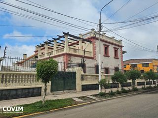 Foto 3 de Casa en Venta en Cercado - cerca a la Av. Goyoneche