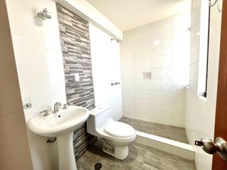 Foto 7 de casa en exclusiva residencial de  Cayma  en alquiler