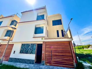 Foto 1 de casa en exclusiva residencial de  Cayma  en alquiler