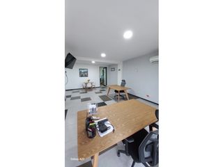 Foto 13 de ARRIENDO Amplia y Práctica OFICINA AMOBLADA LA CEIBA