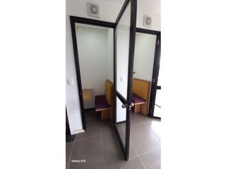 Foto 16 de ARRIENDO Amplia y Práctica OFICINA AMOBLADA LA CEIBA