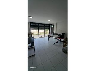 Foto 11 de ARRIENDO Amplia y Práctica OFICINA AMOBLADA LA CEIBA
