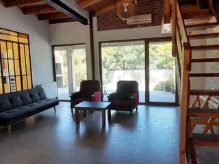 Foto 3 de Casa en venta - 2 Dormitorios 2 Baños - Cocheras - 330Mts2 - Quequén
