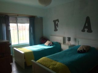 Foto 5 de CASA EN VENTA 3AMB - CALLE MAR CHIQUITA Y NECOCHEA  - LOBOS -  APTO CREDITO