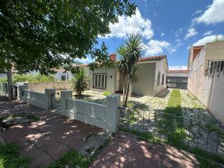Foto 1 de Casa en Venta 4 ambientes con jardin ideal con piscina, Cofico, Salta capital