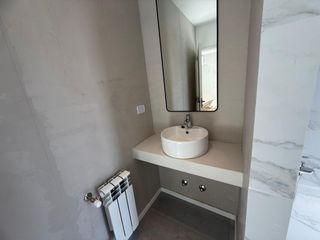 Foto 8 de Casa en  venta de 5 amb