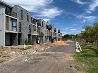Foto 45 de Casa en  venta de 5 amb