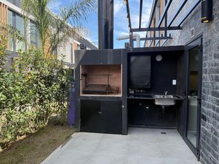 Foto 3 de Casa en  venta de 5 amb