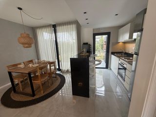Foto 29 de Casa en  venta de 5 amb