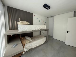 Foto 17 de Casa en  venta de 5 amb
