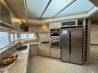Foto 4 de VENTA CASA 4 AMBIENTES CON PISCINA BARRIO LOS PINARES