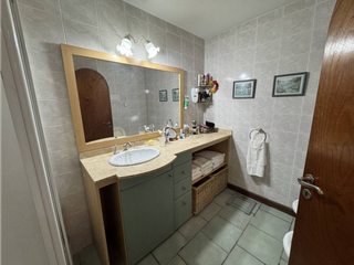 Foto 10 de VENTA CASA 4 AMBIENTES CON PISCINA BARRIO LOS PINARES