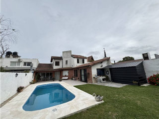 Foto 17 de VENTA CASA 4 AMBIENTES CON PISCINA BARRIO LOS PINARES