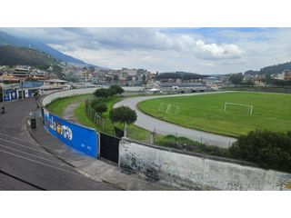 Foto 9 de Chimbacalle, Casa Rentera en Venta, 981m2, 11 Departamentos