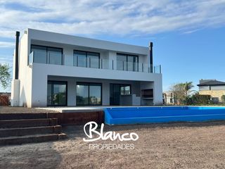 Foto 1 de Casa en Venta en El Cantón, Escobar, G.B.A. Zona Norte, Argentina