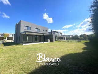 Foto 1 de Casa en Venta en Puertos, Escobar, G.B.A. Zona Norte, Argentina