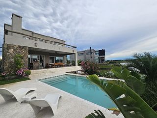 Foto 7 de Casa en  venta en venta en Carpinchos Nordelta al agua