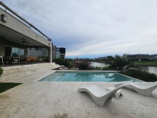 Foto 2 de Casa en  venta en venta en Carpinchos Nordelta al agua