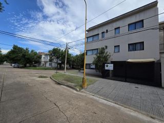 Foto 2 de EDIFICIO TALCAHUANO ESQUINA CASTELLI COCHERA SEMICUBIERTA DE 2,52 POR 5,20 MTS