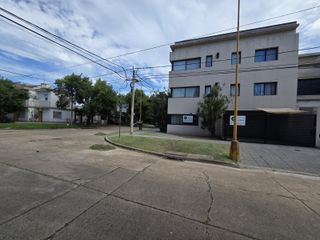 Foto 3 de EDIFICIO TALCAHUANO ESQUINA CASTELLI COCHERA SEMICUBIERTA DE 2,52 POR 5,20 MTS
