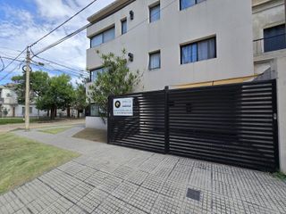 Foto 4 de EDIFICIO TALCAHUANO ESQUINA CASTELLI COCHERA SEMICUBIERTA DE 2,52 POR 5,20 MTS