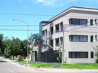 Foto 8 de EDIFICIO TALCAHUANO ESQUINA CASTELLI COCHERA SEMICUBIERTA DE 2,52 POR 5,20 MTS