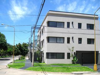 Foto 6 de EDIFICIO TALCAHUANO ESQUINA CASTELLI COCHERA SEMICUBIERTA DE 2,52 POR 5,20 MTS