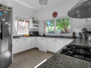 Foto 13 de Casa en venta en Santa Bárbara, 4 dormitorios. A la laguna