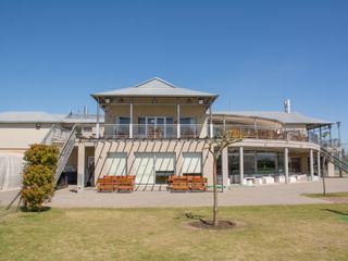 Foto 63 de Casa en venta en Santa Bárbara, 4 dormitorios. A la laguna
