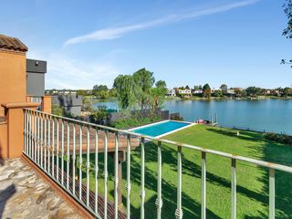 Foto 33 de Casa en venta en Santa Bárbara, 4 dormitorios. A la laguna