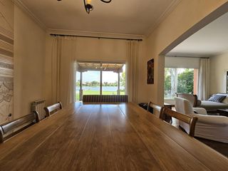 Foto 11 de Casa en venta en Santa Bárbara, 4 dormitorios. A la laguna