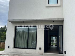 Foto 2 de Casa en Venta en El Yacht, Nordelta, Tigre, G.B.A. Zona Norte, Argentina