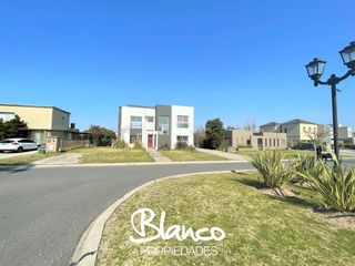Foto 1 de Casa en Venta en San Marco, Villanueva, Tigre, G.B.A. Zona Norte, Argentina